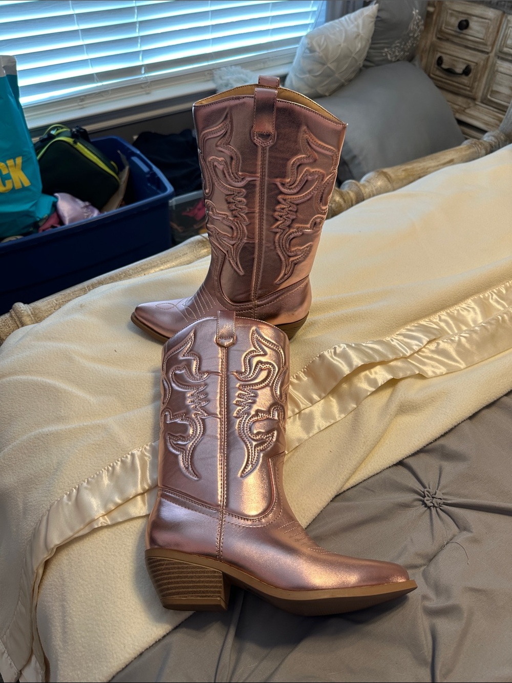 Women's Metallic Pink Western Boot